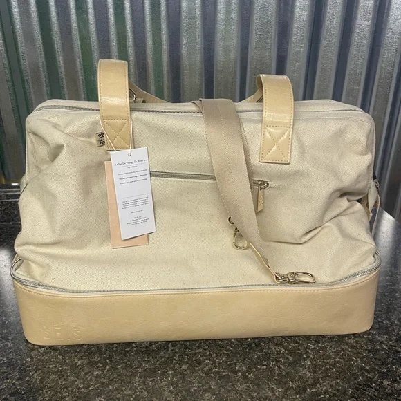 NWT Beis Weekender Bag - Picture 8 of 9